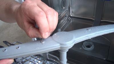 Geschirrspüler spült nicht sauber - Sprüharme reinigen (Siemens/ Bosch/ Neff)