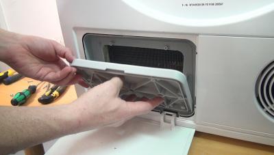 Wärmepumpentrockner reinigen - Wartungsklappe einbauen (Bosch/ Siemens)