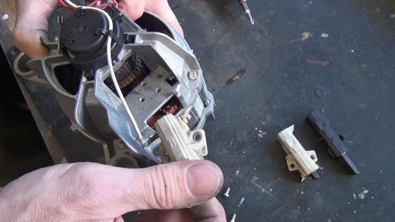 Waschmaschine dreht nicht mehr - Motorkohlen wechseln (Bauknecht)
