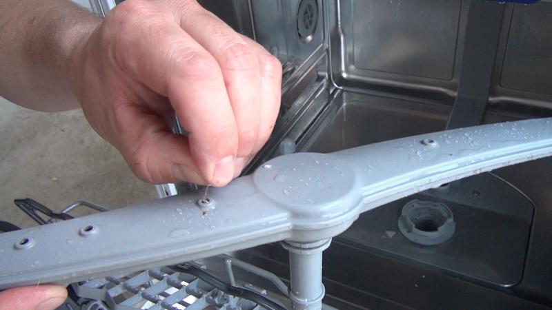 Geschirrspüler spült nicht sauber - Sprüharme reinigen (Siemens/ Bosch/ Neff)