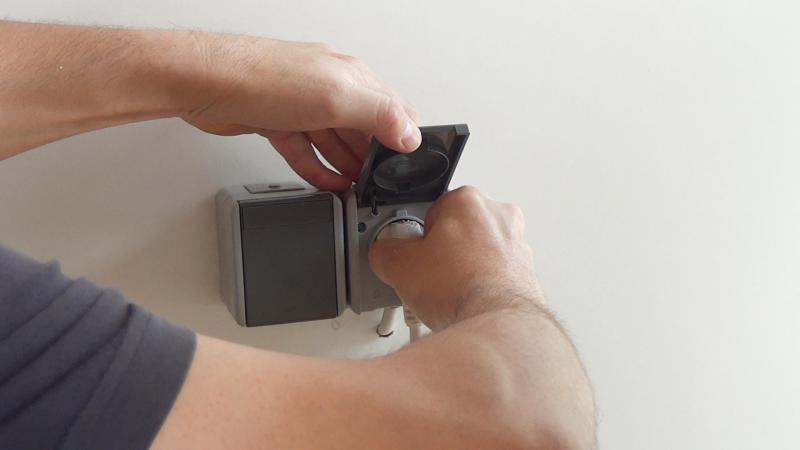 Netzstecker ziehen Netzstecker ziehen