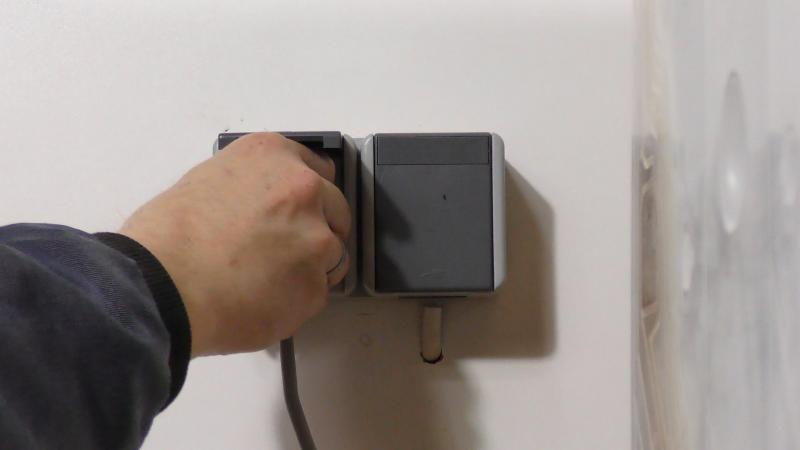 Spülmaschine vom Strom abschließen Spülmaschine vom Strom abschließen