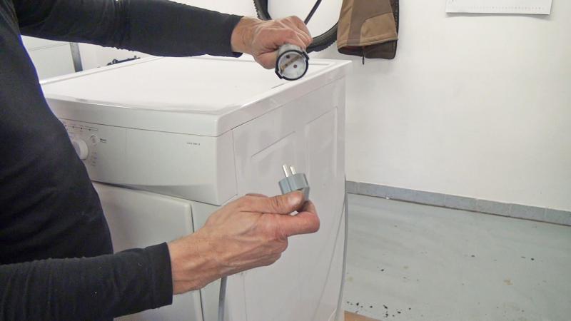 Gerät vom Stromnetz trennen