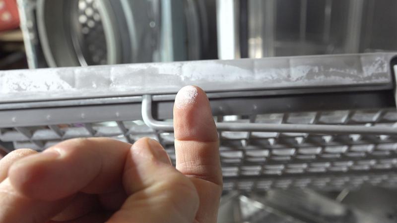 Weiße Ablagerungen erweisen sich als Salzbelag