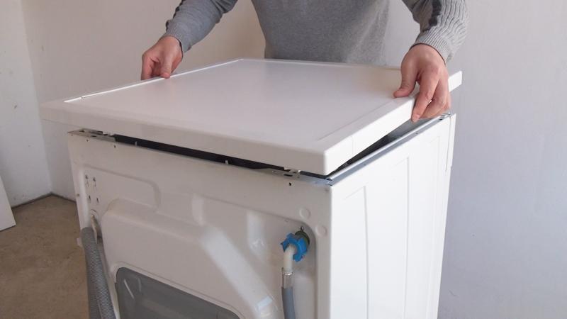 Gerätedeckel entfernen Gerätedeckel entfernen