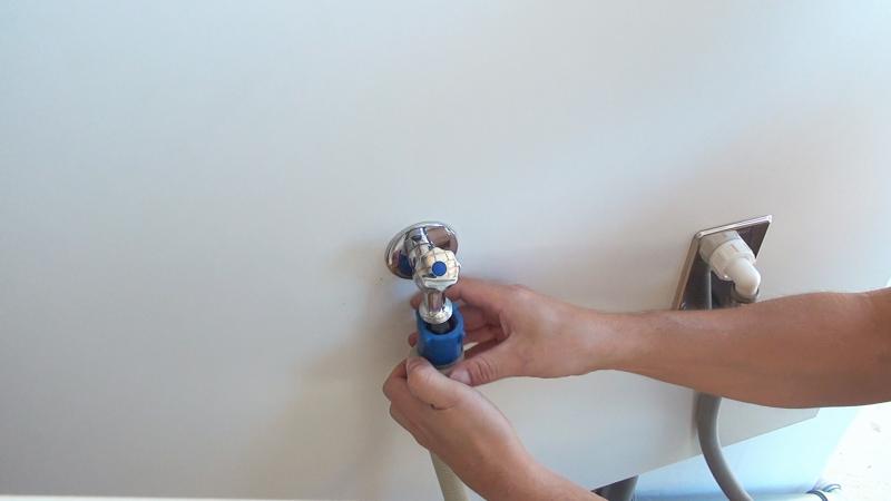 Waschmaschine vom Wasseranschluss trennen Waschmaschine vom Wasseranschluss trennen