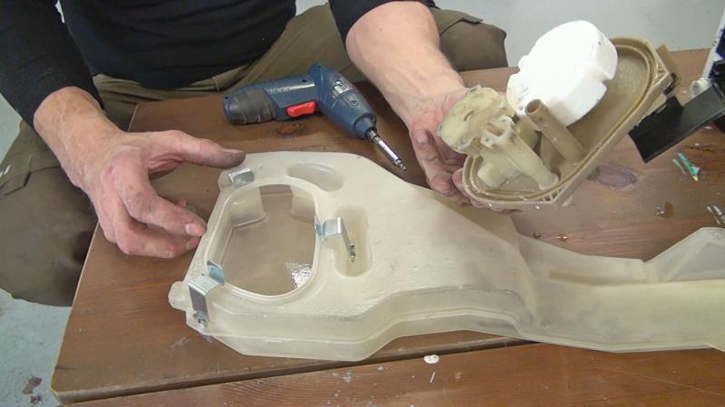 Flusensumpf reinigen Flusensumpf reinigen