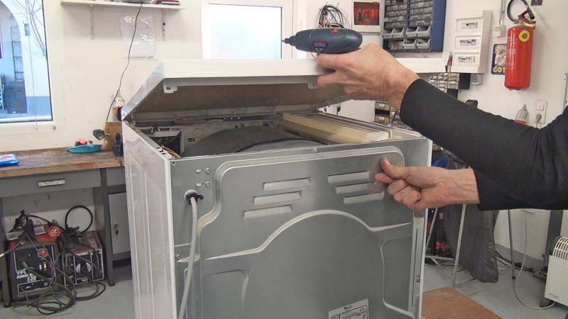 Gerätedeckel entfernen