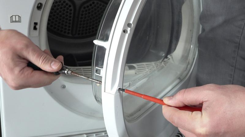 Schrauben nacheinander ausdrehen Schrauben nacheinander ausdrehen