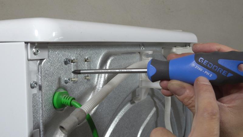 Richtigen Schraubendreher achten PH2