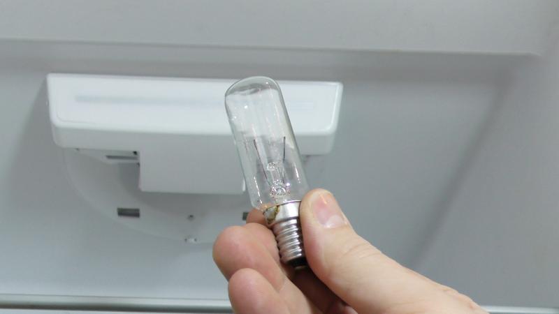 Alte Kühlschranklampe entsorgen Alte Kühlschranklampe entsorgen