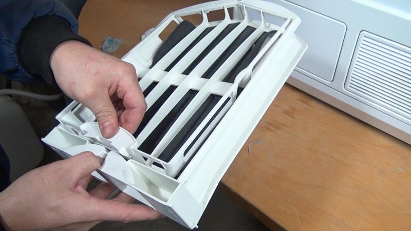 Luftkanal reinigen Flusenfilter öffnen Luftkanal reinigen Flusenfilter öffnen