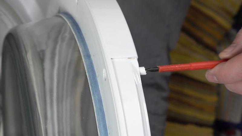 Abgebrochene Nase entfernen Abgebrochene Nase entfernen