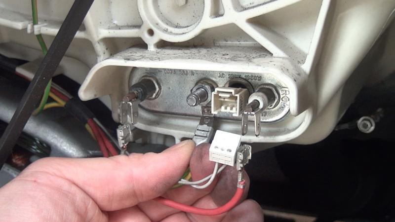 Erdung vom Heizstab trennen