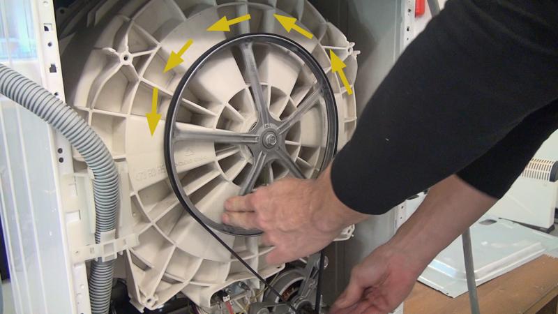 Keilriemen aufdrehen