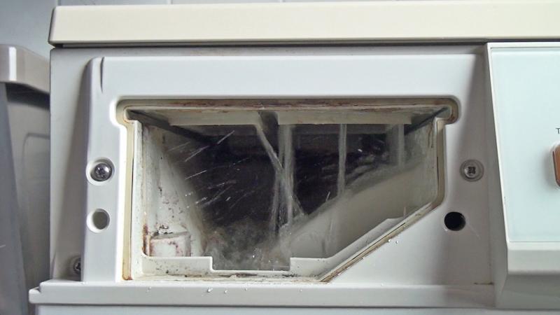 Wasser fließt ordnungsgemäß ein Wasser fließt ordnungsgemäß ein