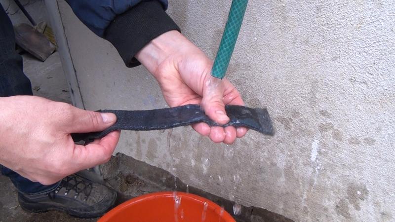 Flusenfilter des Maschinenrahmens reinigen Flusenfilter des Maschinenrahmens reinigen