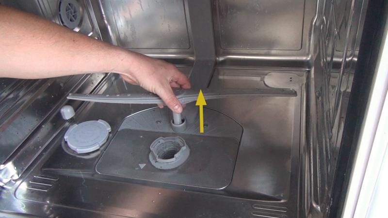 Unteren Spülarm ausbauen Unteren Spülarm ausbauen