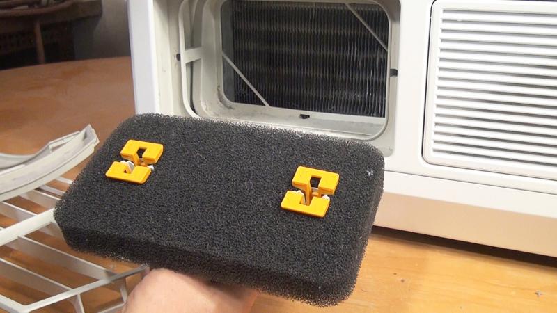 Kondensator-Filter ggf reinigen Kondensator-Filter ggf reinigen