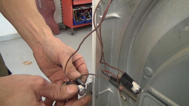 Zweites Thermostat austauschen Zweites Thermostat austauschen