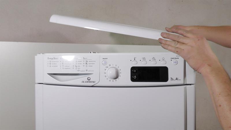 Seitendeckel und Gerätedeckel montieren