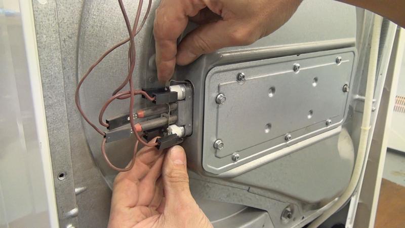 Thermostat mit Klemme fixieren Thermostat mit Klemme fixieren