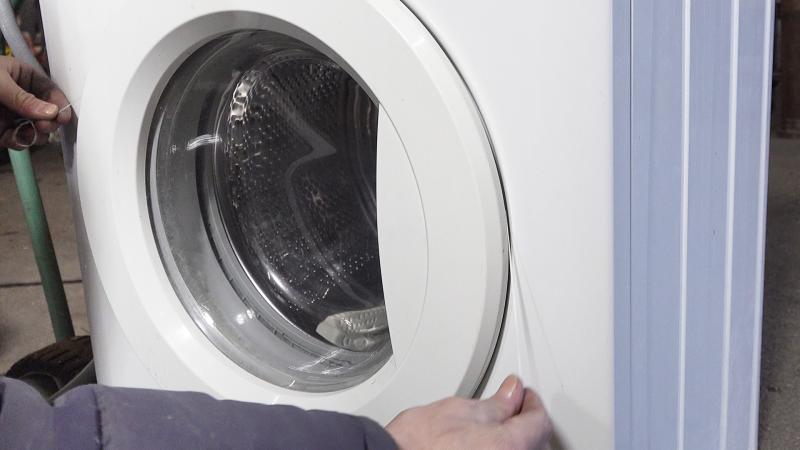 Bindfaden rund um die Tür spannen Bindfaden rund um die Tür spannen