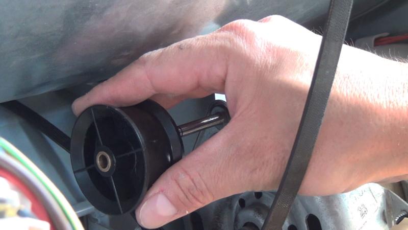 Spannrolle abnehmen Spannrolle abnehmen