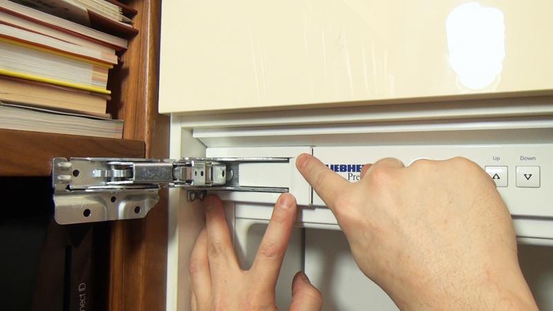 Abdeckung wieder einsetzen Abdeckung wieder einsetzen