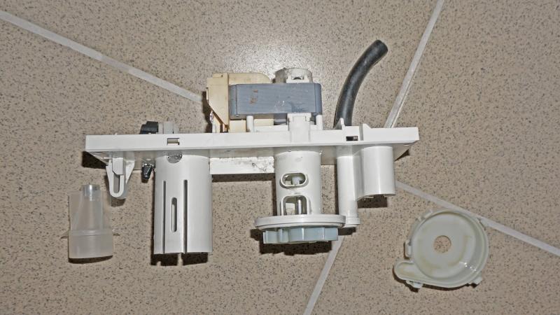 Gereinigte Kondensatpumpe Gereinigte Kondensatpumpe