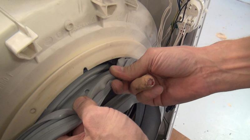 Neue Türdichtung aufklappen Neue Türdichtung aufklappen