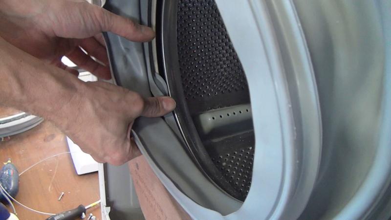 Neue Türdichtung innen überstülpen Neue Türdichtung innen überstülpen