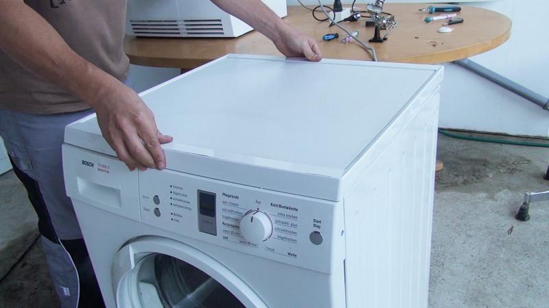 Gerätedeckel aufsetzen