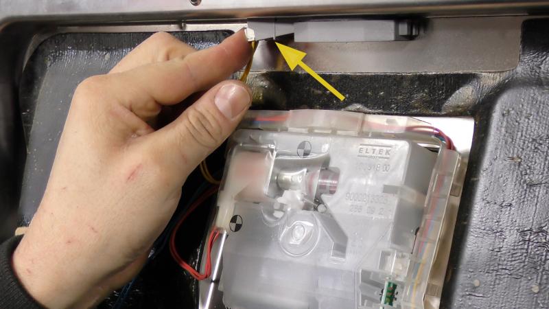 Spülmaschine untere Türdichtung wechseln-Türschloss anschließen Spülmaschine untere Türdichtung wechseln-Türschloss anschließen