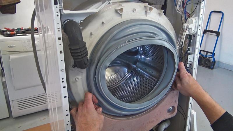 Inneren Spannring einsetzen Inneren Spannring einsetzen