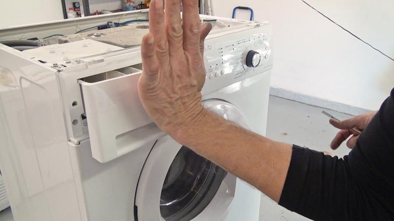 Waschmittellade wieder einsetzen Waschmittellade wieder einsetzen