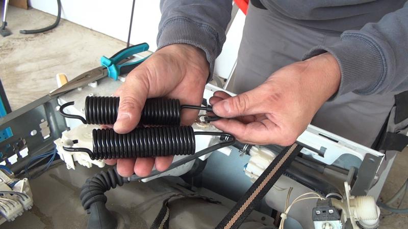 Federn links analog zu rechts tauschen