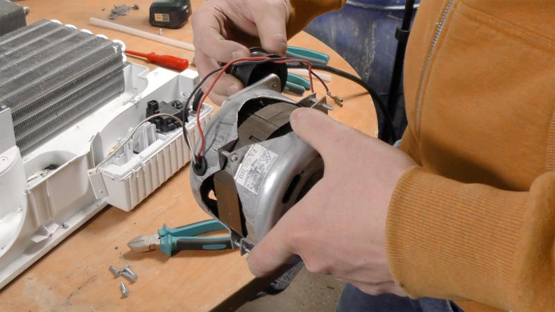 Alten Motor ausbauen