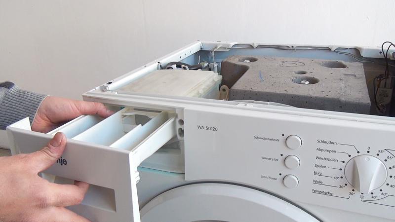 Waschmittellade einsetzen Waschmittellade einsetzen