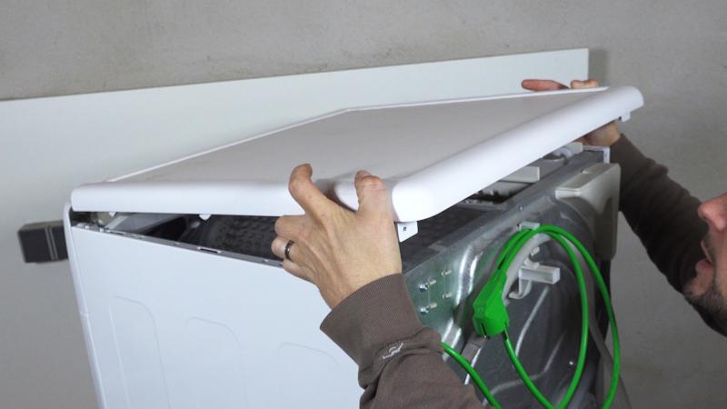 Gerätedeckel einsetzen