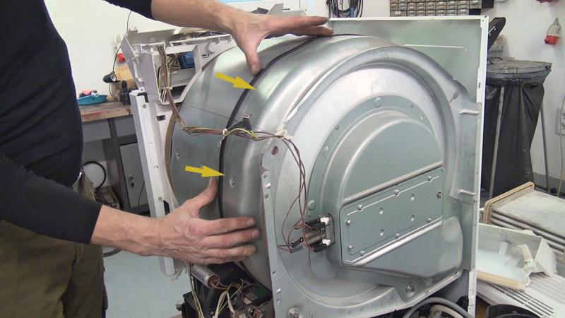 Antriebsriemen in die alte Spur legen und ausrichten