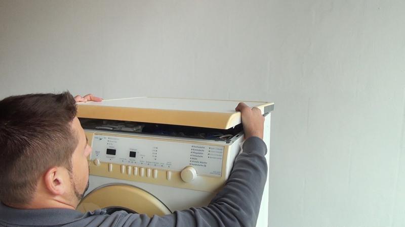 Gerätedeckel aufsetzen