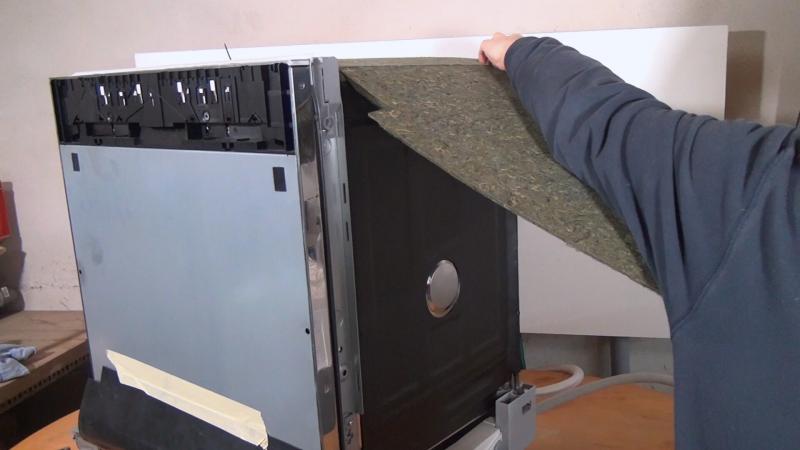 Dämmung wieder einlegen