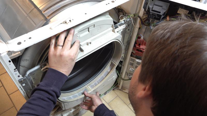 Lagerschild einsetzen Lagerschild einsetzen