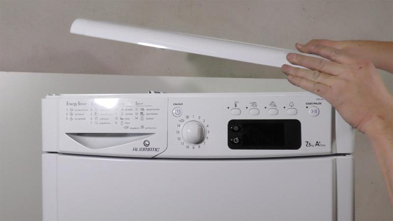 Seitenwände und Deckel einbauen