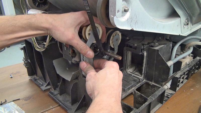 Trockner dreht nicht mehr - Antriebsriemen tauschen (Bauknecht / Whirlpool)