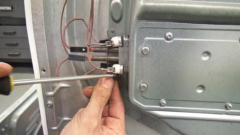 Kondenstrockner bleibt kalt - Temperaturbegrenzer der Heizung wechseln (Bauknecht / Whirlpool)