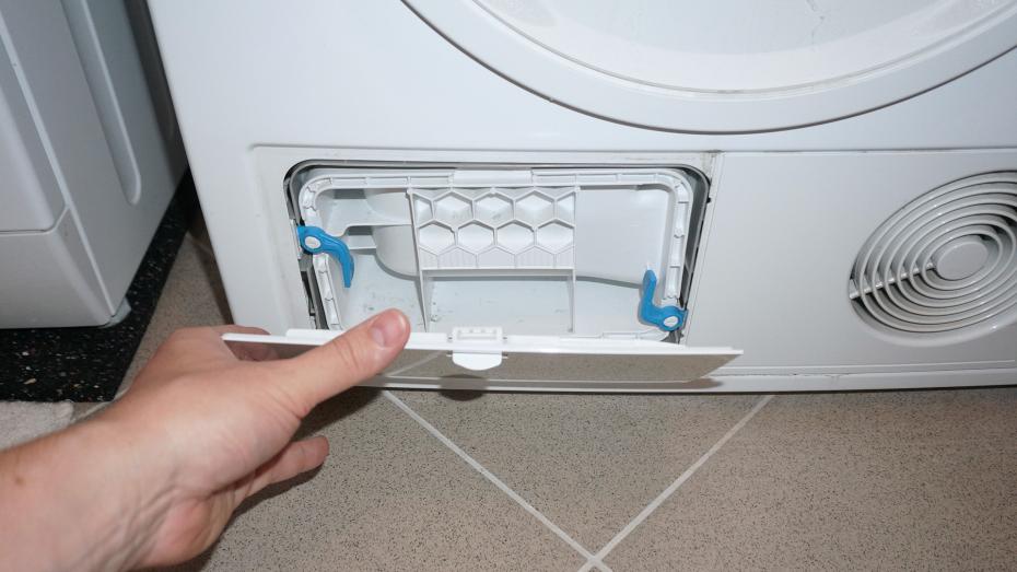 Kondenstrockner - Flusensumpf reinigen ohne das Gerät zu zerlegen (BSH)
